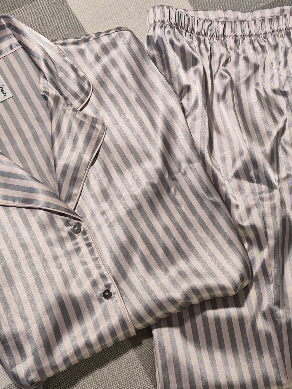 Lilac & London Silk Women’s PJ Set - Light Pink & Gray
